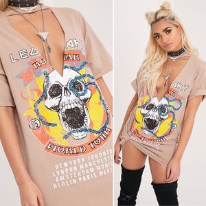 PrettyLittleThing 💀🎸 Low Cut T-shirt Dress